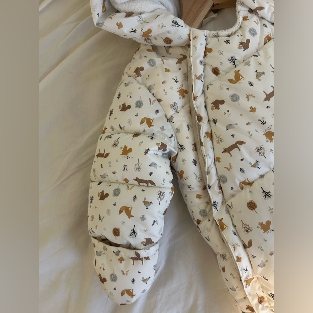 H&M 2-6 mo EUC bunting suit